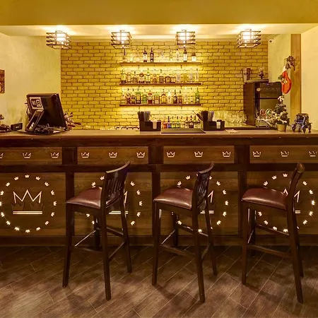 три корони * Львів