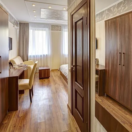 Three Crowns Hotel Lviv