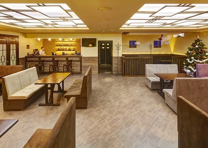 ホテル Three Crowns リヴィウ