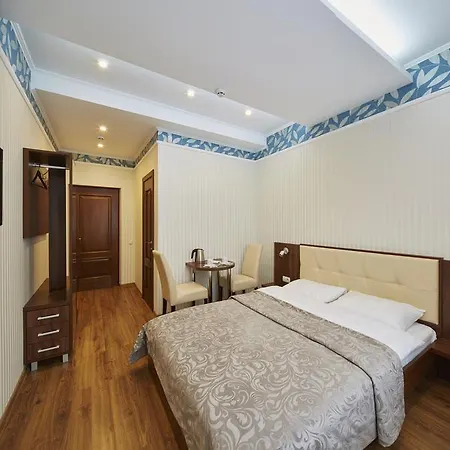 Three Crowns Leopoli