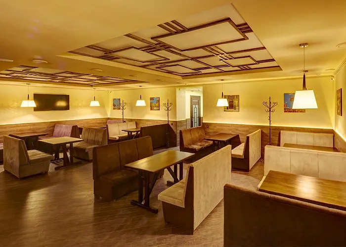 Hotel Three Crowns *